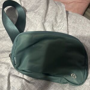 Green lululemon 1L belt bag